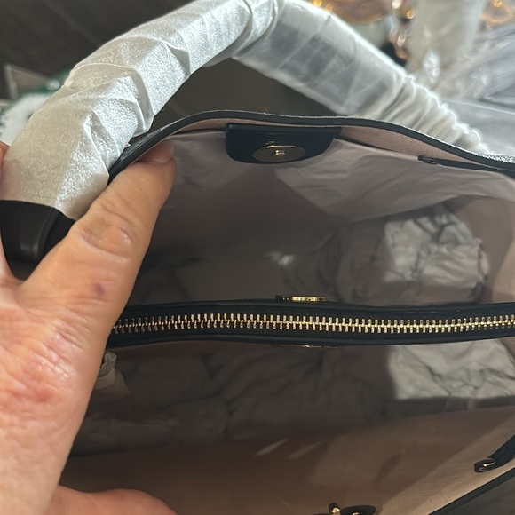 NWT Kate Spade large pebbles leather bucket - Picture 6 of 9